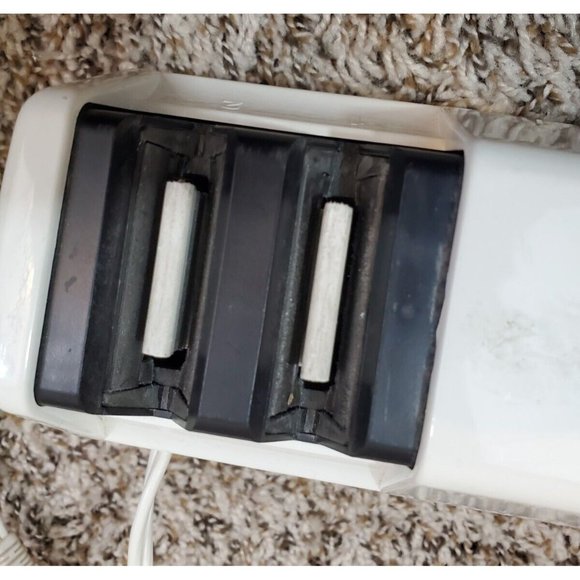 Chef's Choice 300 Knife Sharpener - Picture 4 of 6